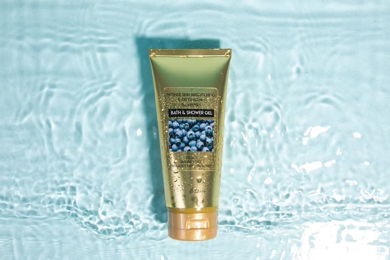 Intense Skin Lightening & Exfoliating blueberry Shower Gel